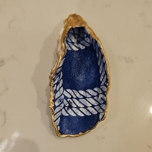 Hand Crafted Coastal Decorative Shell‎